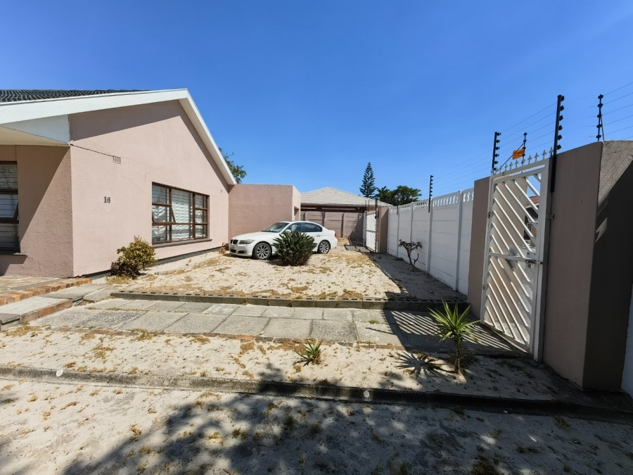 3 Bedroom Property for Sale in Belgravia Western Cape
